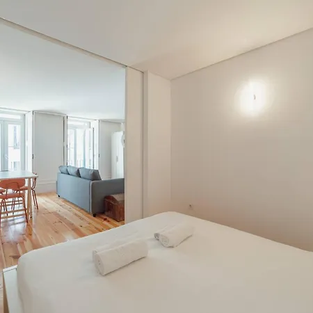 Cozy Almada By Hosty *