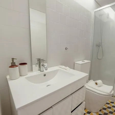 Cozy Almada By Hosty * Porto