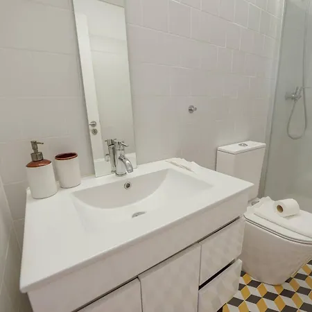 Cozy Almada By Hosty Appartement Oporto